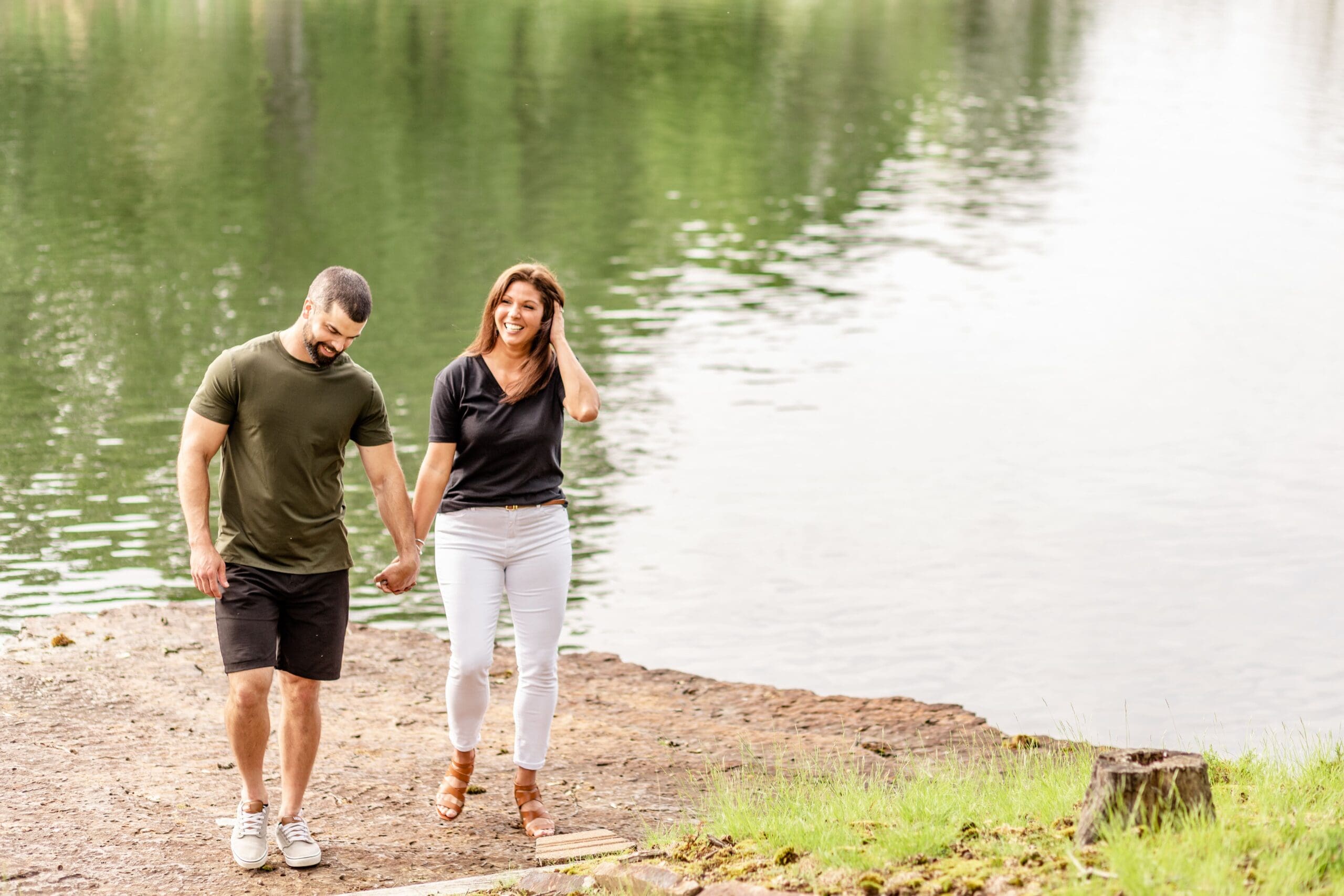 zach mcdearmon, meredith ashe, lake of egypt, M boutique, marion, marion illinois, engagement session, engaged couple, summer